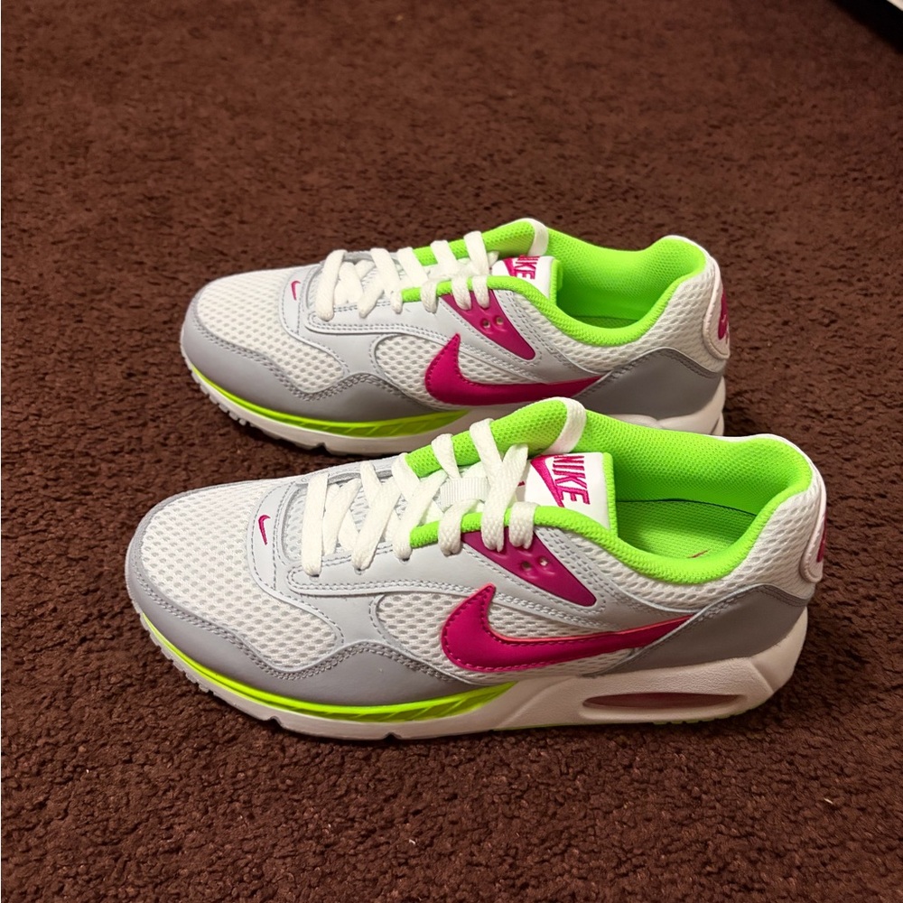 Women’s Nike Air Max Correlation
